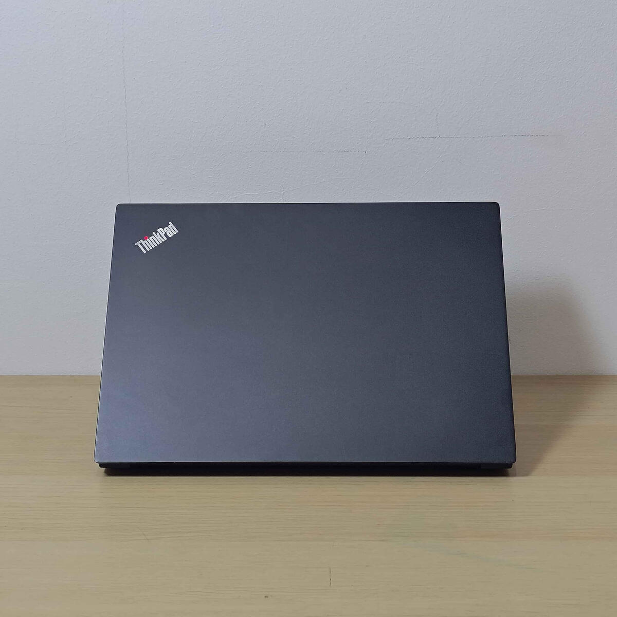 Lenovo Thinkpad E14G1 Belakang Tengah Lenovo Thinkpad E14G1 Belakang Tengah Butik Laptop